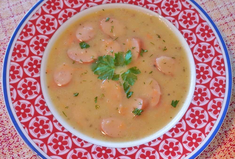 Kartoffelsuppe Rezept mit Würstchen und Speck