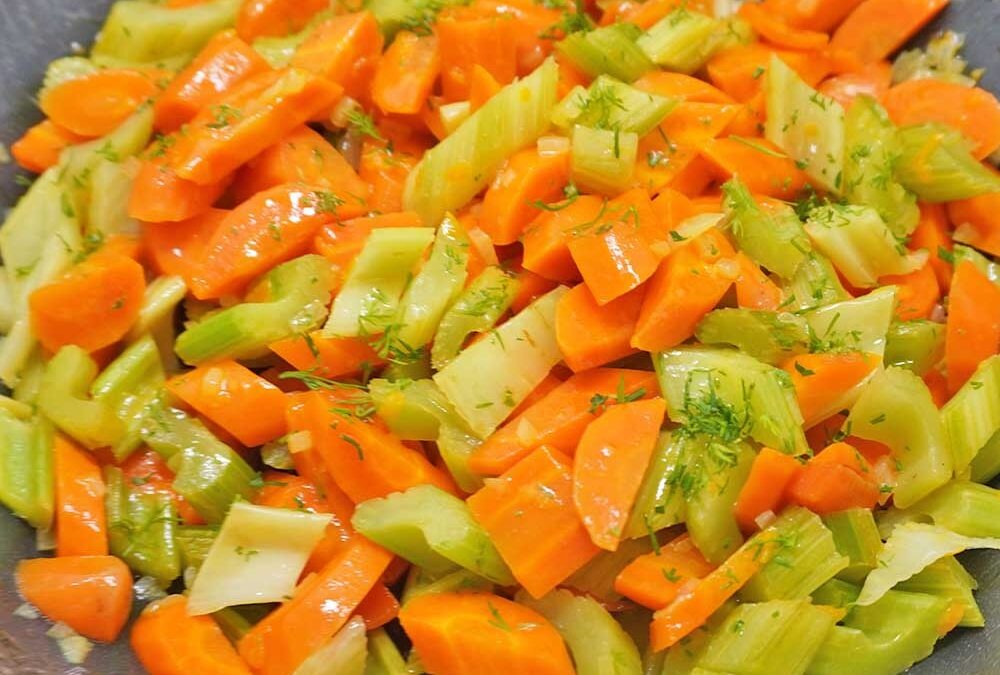 Staudensellerie Möhren Gemüse Rezept