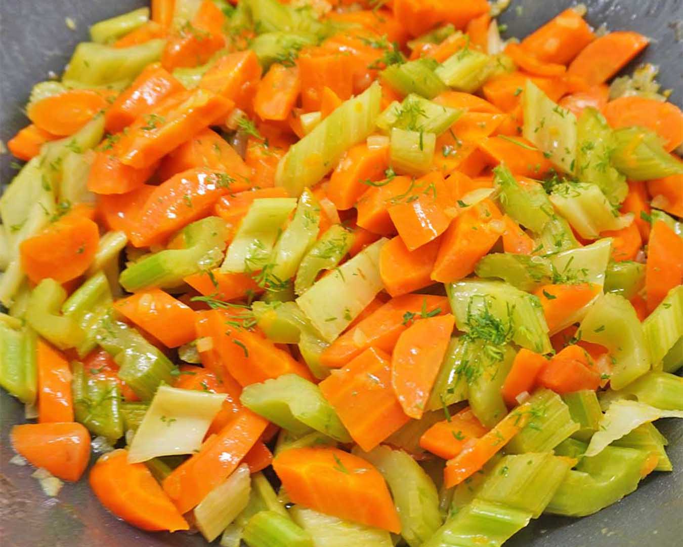 Staudensellerie Möhren Gemüse Rezept - Kochen mit Moki