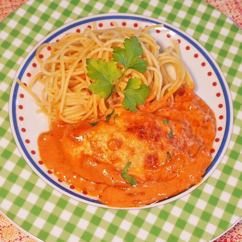 Hähnchenbrust überbacken mit Tomaten-Frischkäse-Soße Rezept - Kochen ...