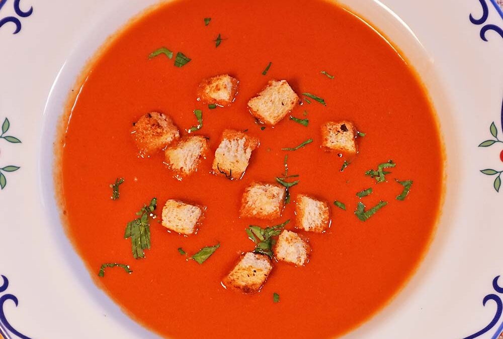 Tomatensuppe cremig – aus passierten Tomaten