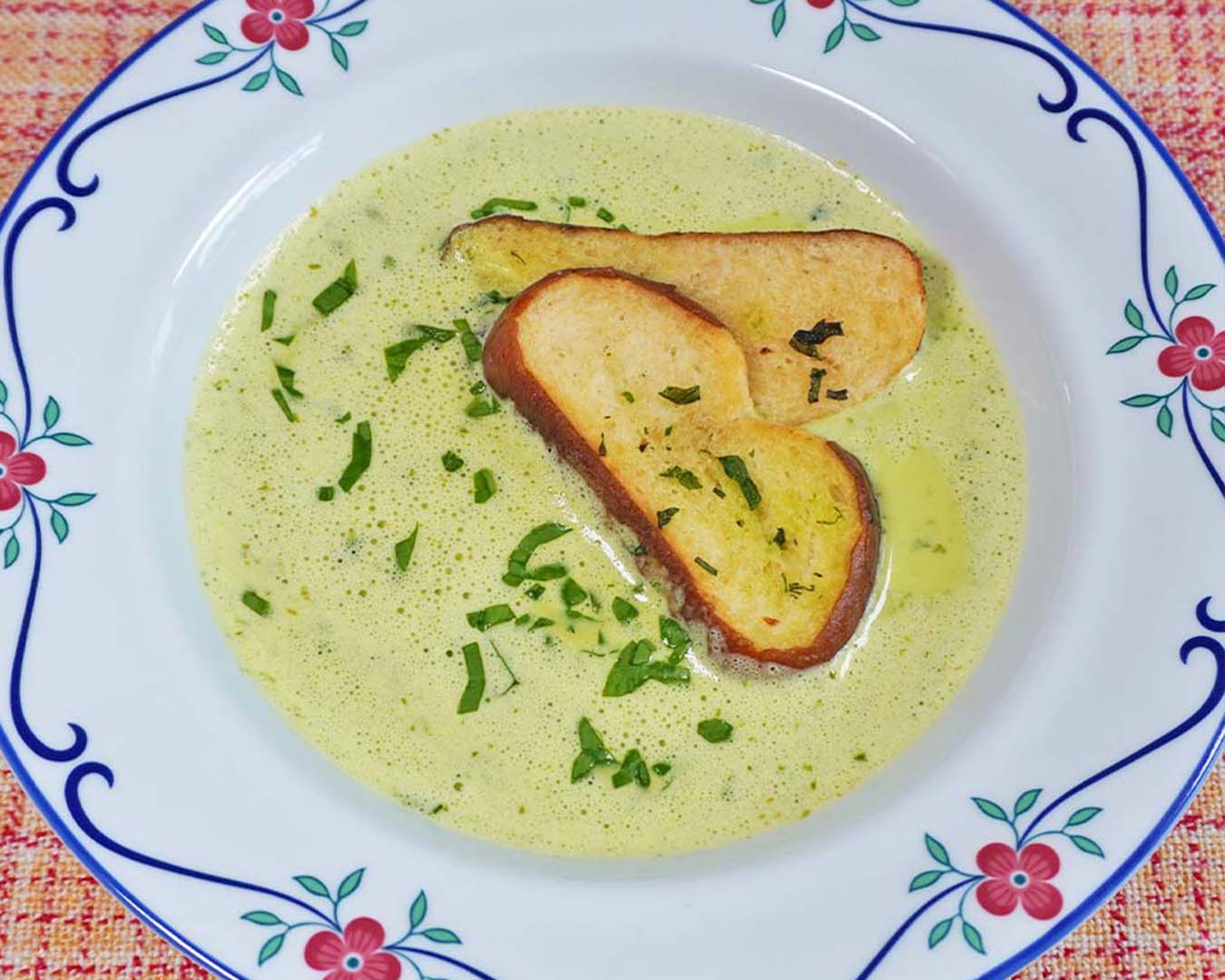 Cremige Bärlauchsuppe - einfaches Rezept - Gründonnerstagssuppe ... Cremige Bärlauchsuppe - einfaches Rezept - Gründonnerstagssuppe ...