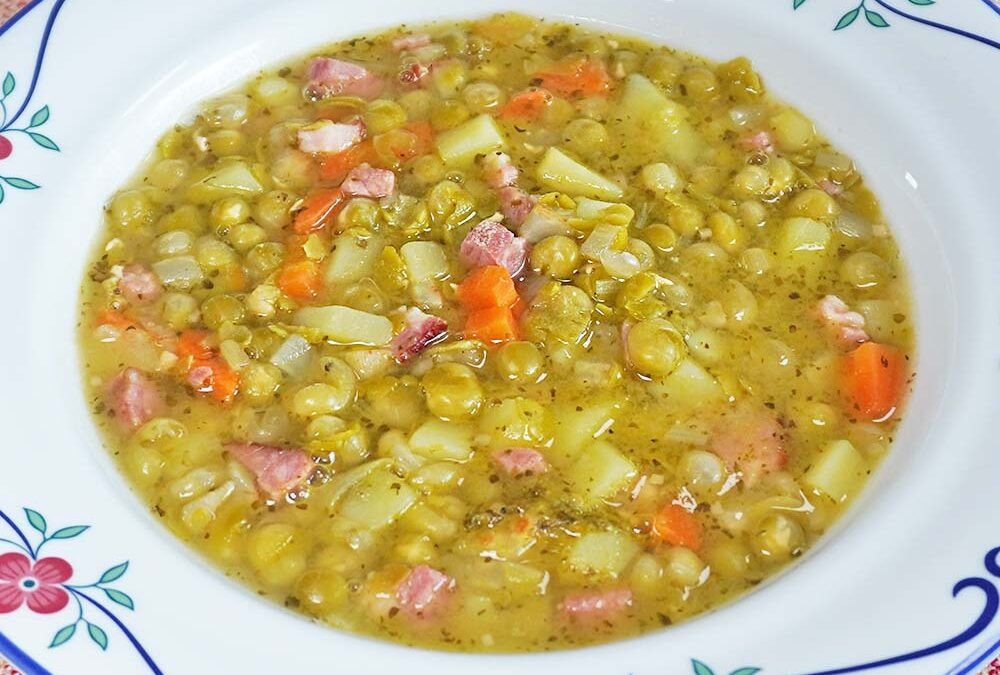 Erbseneintopf mit Kassler – einfaches Rezept