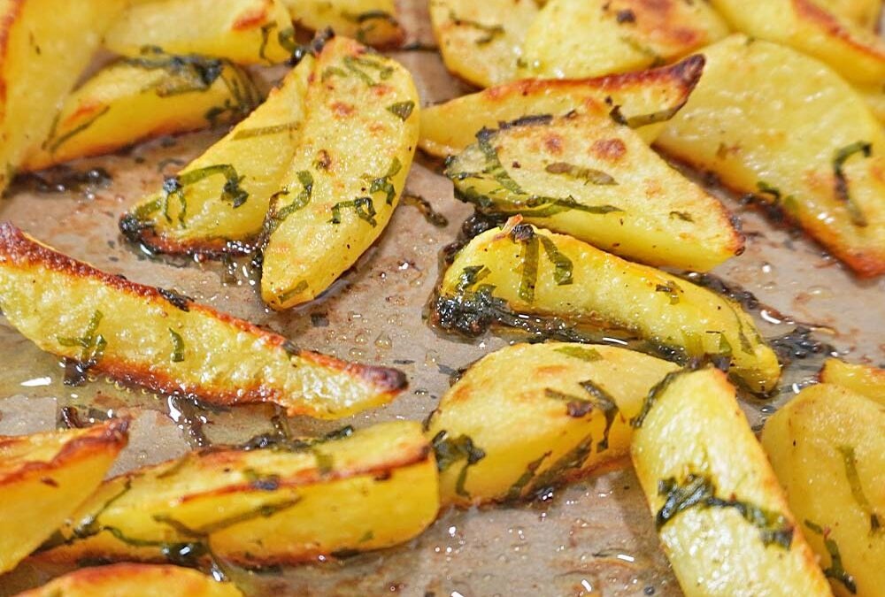 Knusprige Bärlauchkartoffeln Rezept – einfach im Backofen