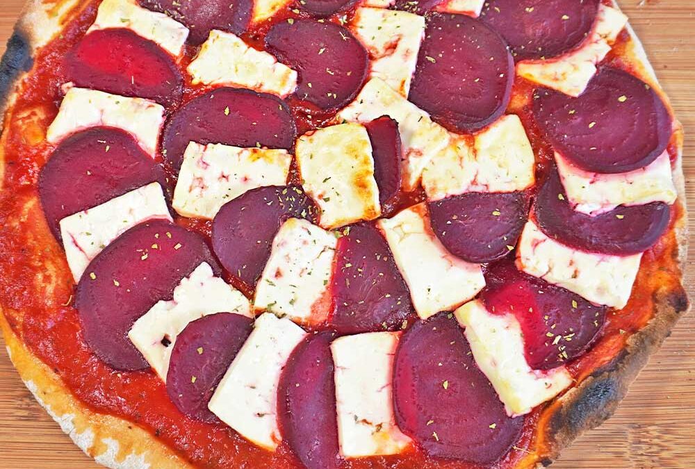Rote Bete mit Feta überbacken – Pizza mal anders