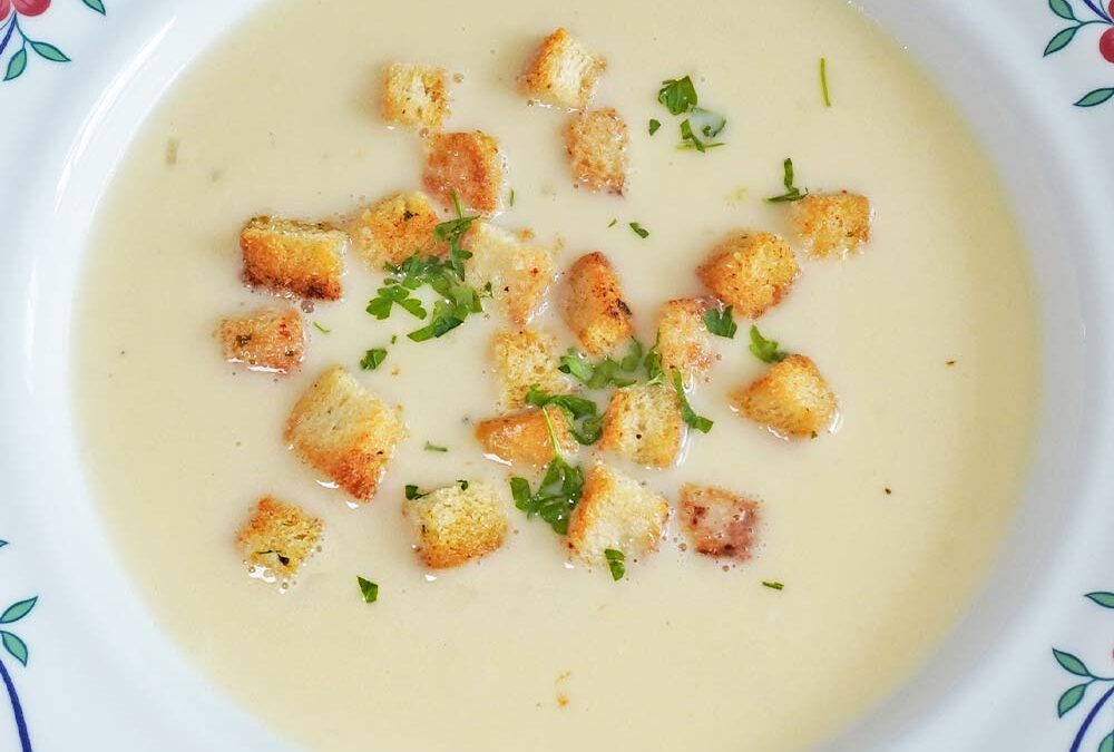 Knoblauchsuppe wie in Österreich – einfaches Rezept