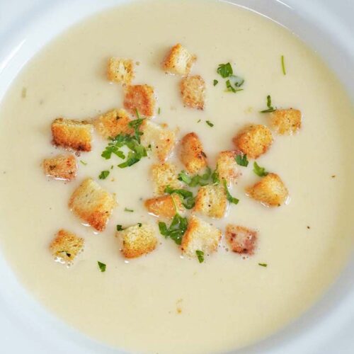 Knoblauchsuppe mit Croûtons