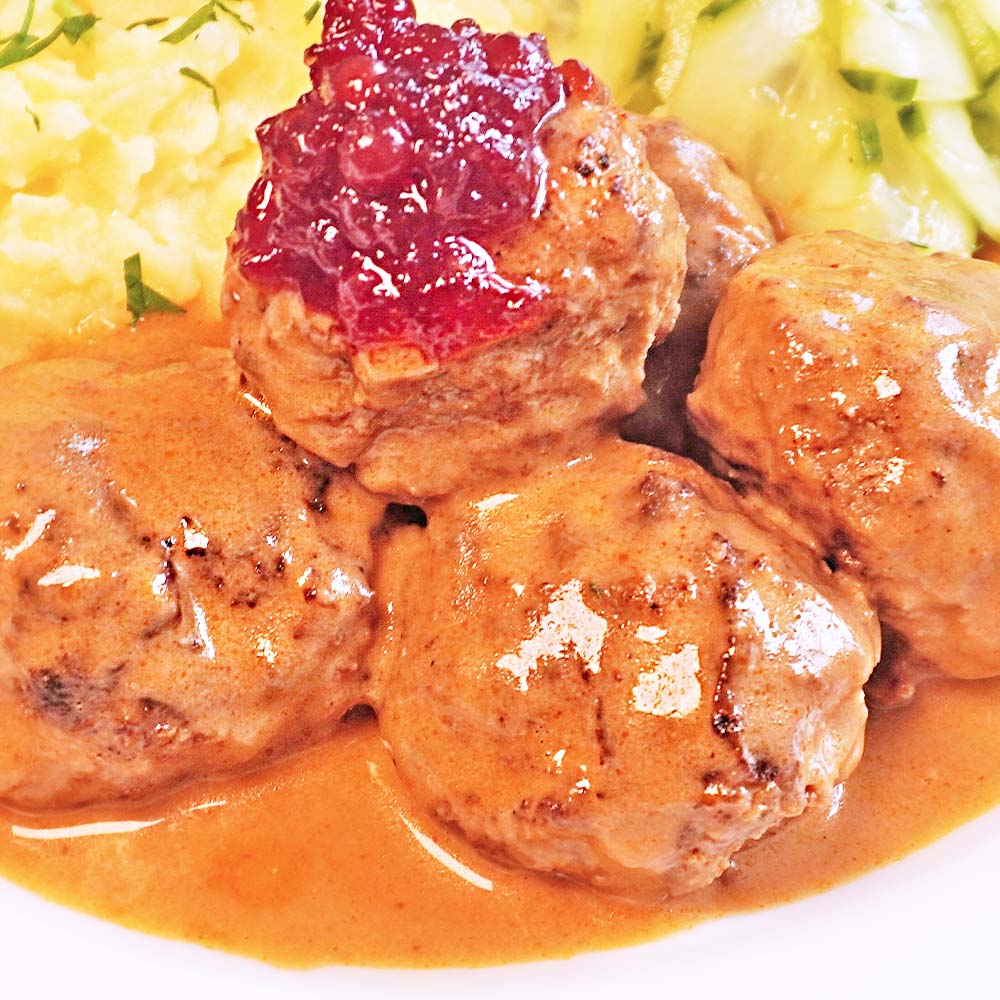Köttbullar Rezept mit Soße und Preiselbeeren Köttbullar als Hauptgericht