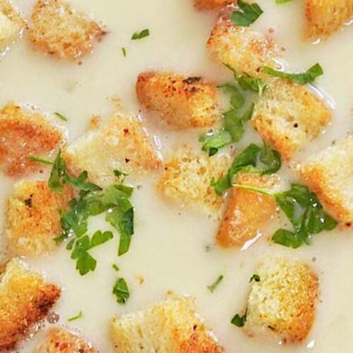 selbst gemachte Croûtons als Suppeneinlage