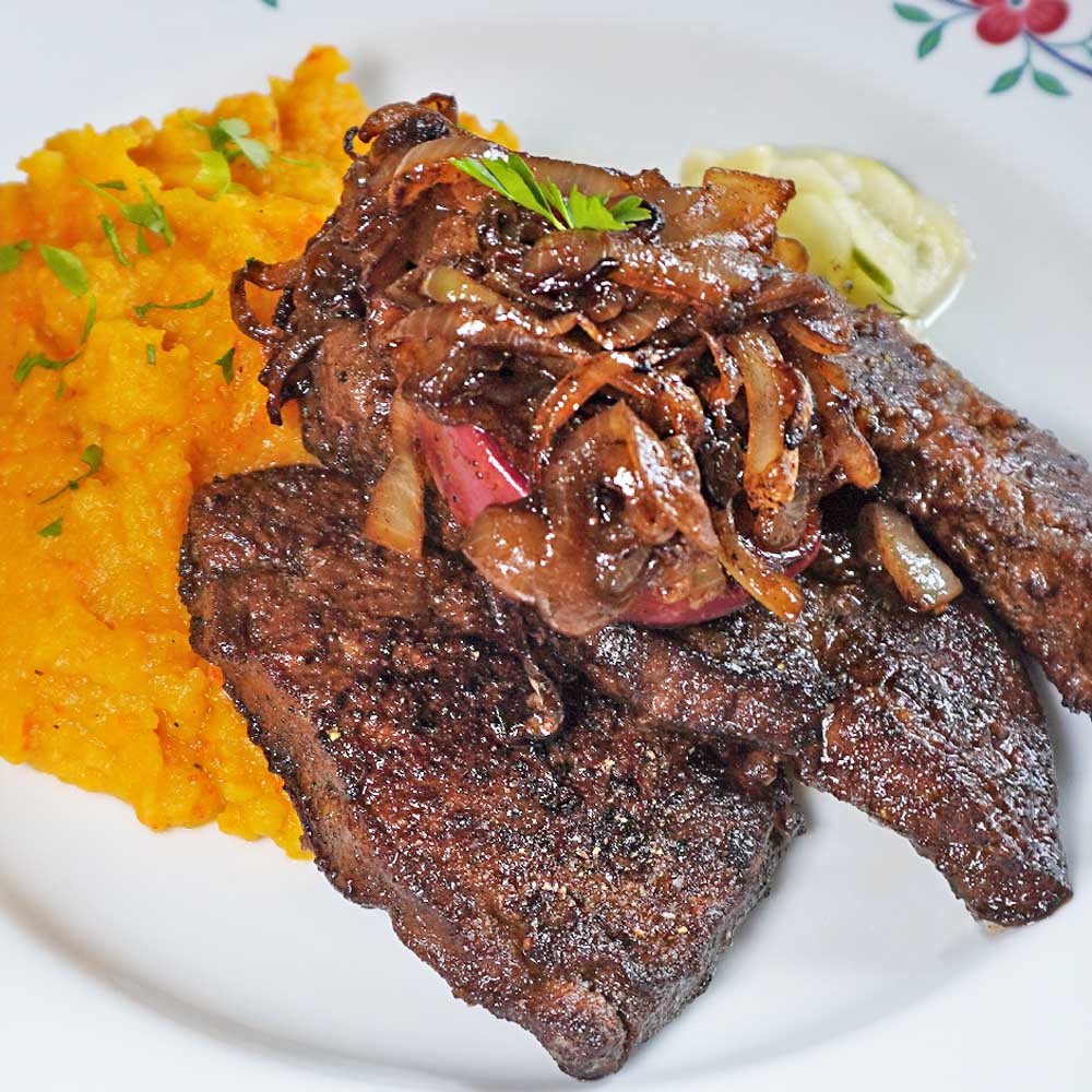 Rinderleber richtig braten Zebu Rezept Gebratene Leber vom Zebu-Rind mit Kürbis-Kartoffelpüree