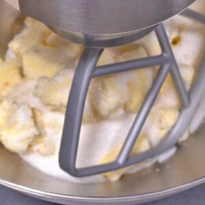 Butter mit Zucker verrühren