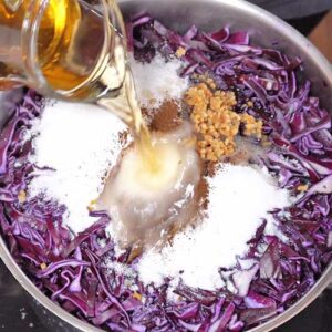 Apfelessig angießen