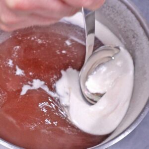 Quittengelee abschäumen