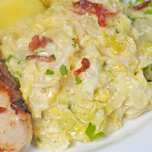 Rahmspitzkohl mit Speck als Beilage