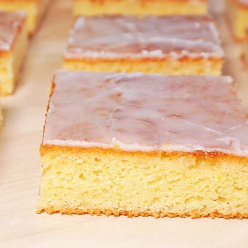 Saftiger Zitronenkuchen vom Blech