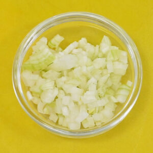 feingeschnittene Zwiebel