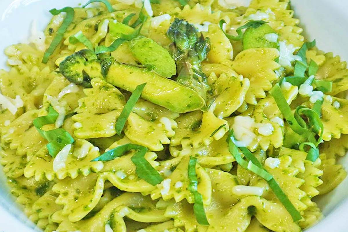 Bärlauchpasta mit grünem Spargel