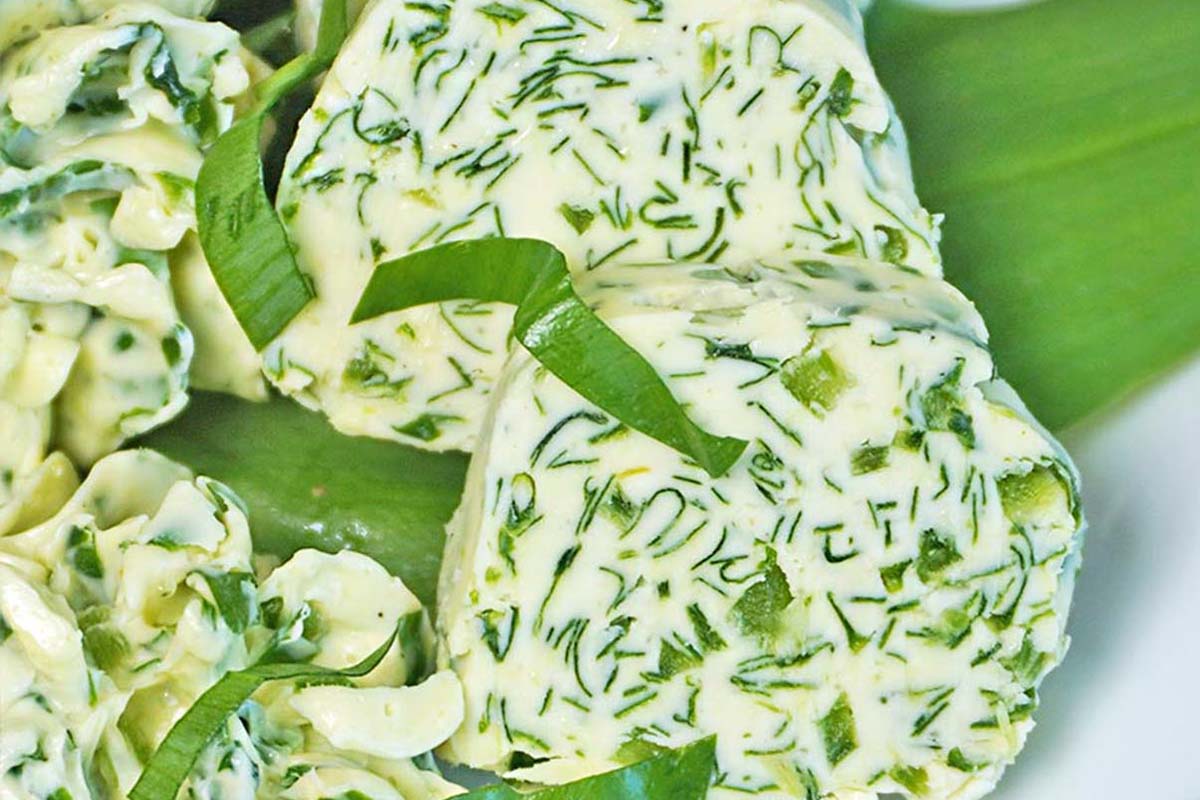 Bärlauchbutter in Scheiben