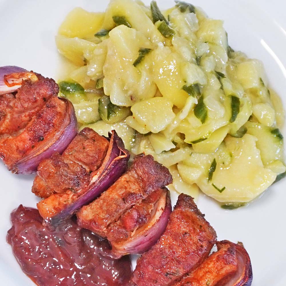 Kartoffel-Gurken-Salat als Beilage