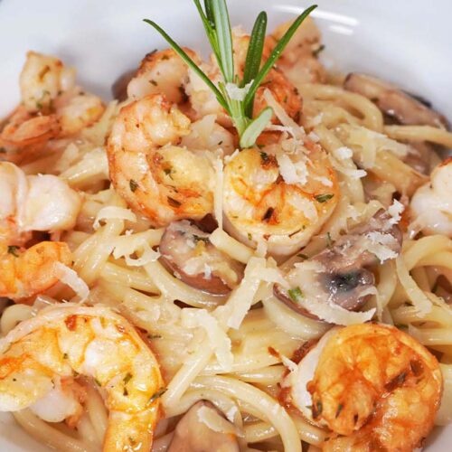 gebratene Garnelen mit Pasta